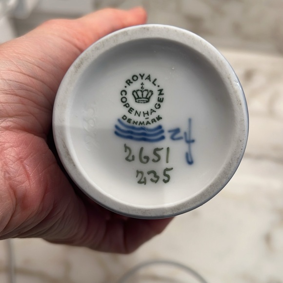 Royal Copenhagen Antique Hand Painted Porcelian Vase - Picture 4 of 6